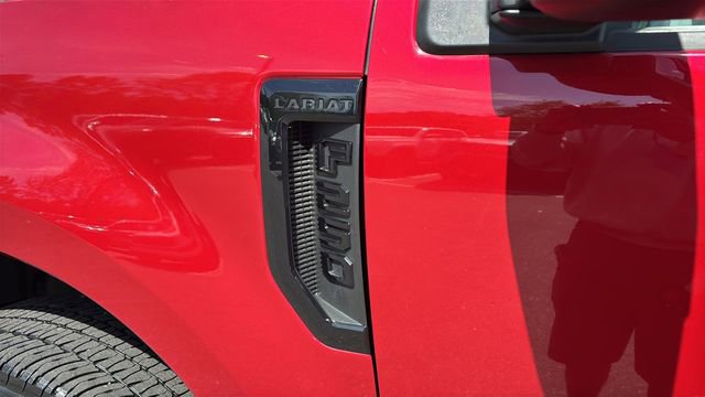 Used 2022 Ford F250 Lariat w/ Black Appearance Package AWD/4WD image 39