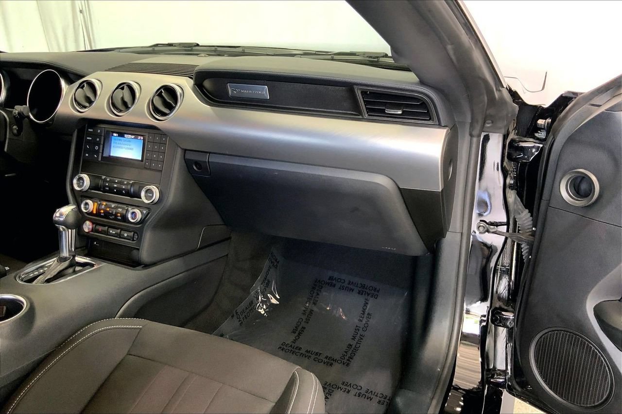 Used 2022 Ford Mustang GT RWD image 16