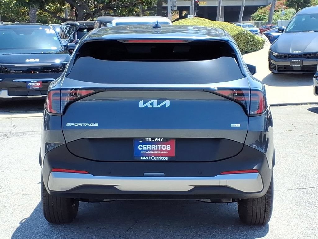 Used 2026 Kia Sportage LX FWD image 4