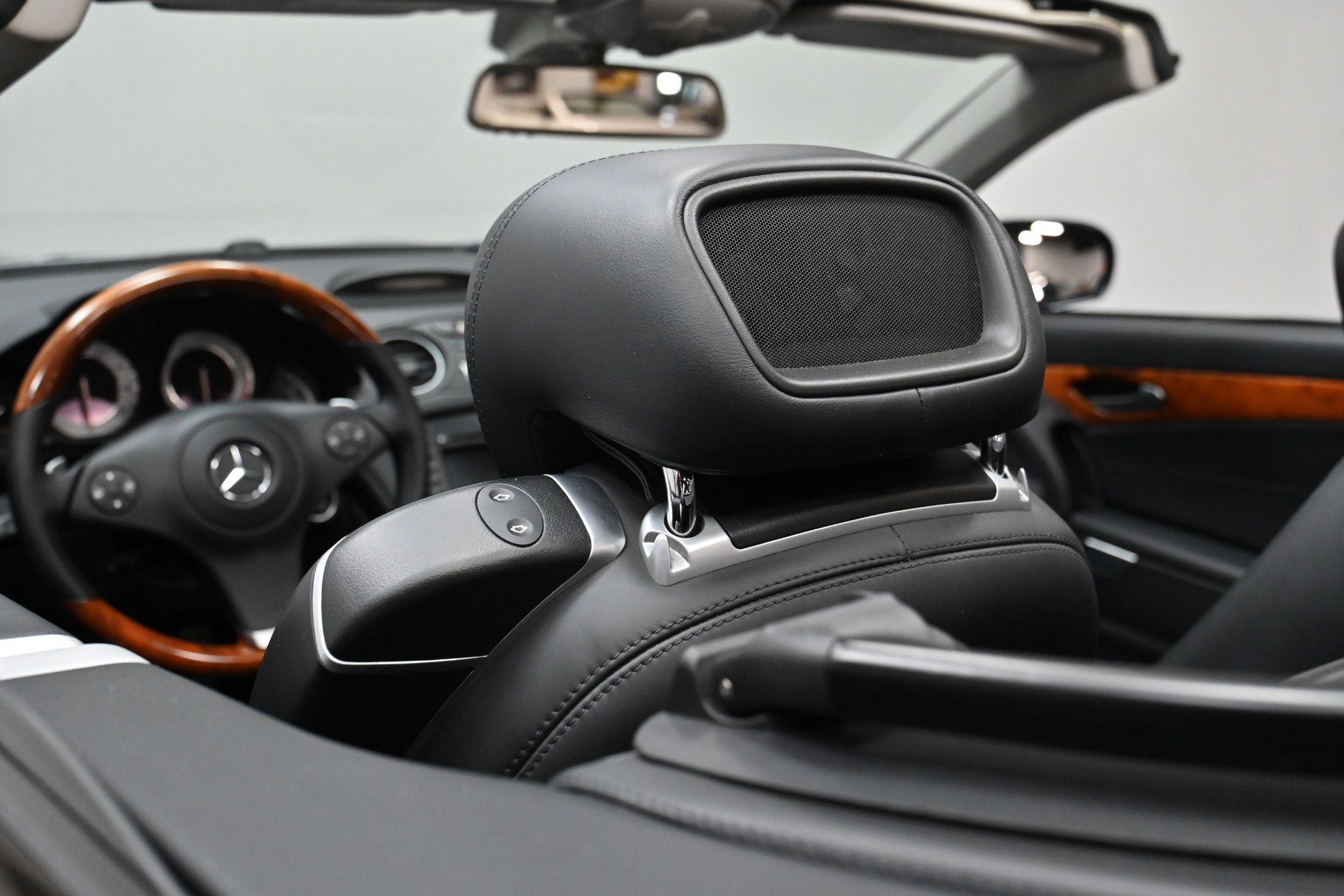 Used 2009 Mercedes-Benz SL 550 image 52
