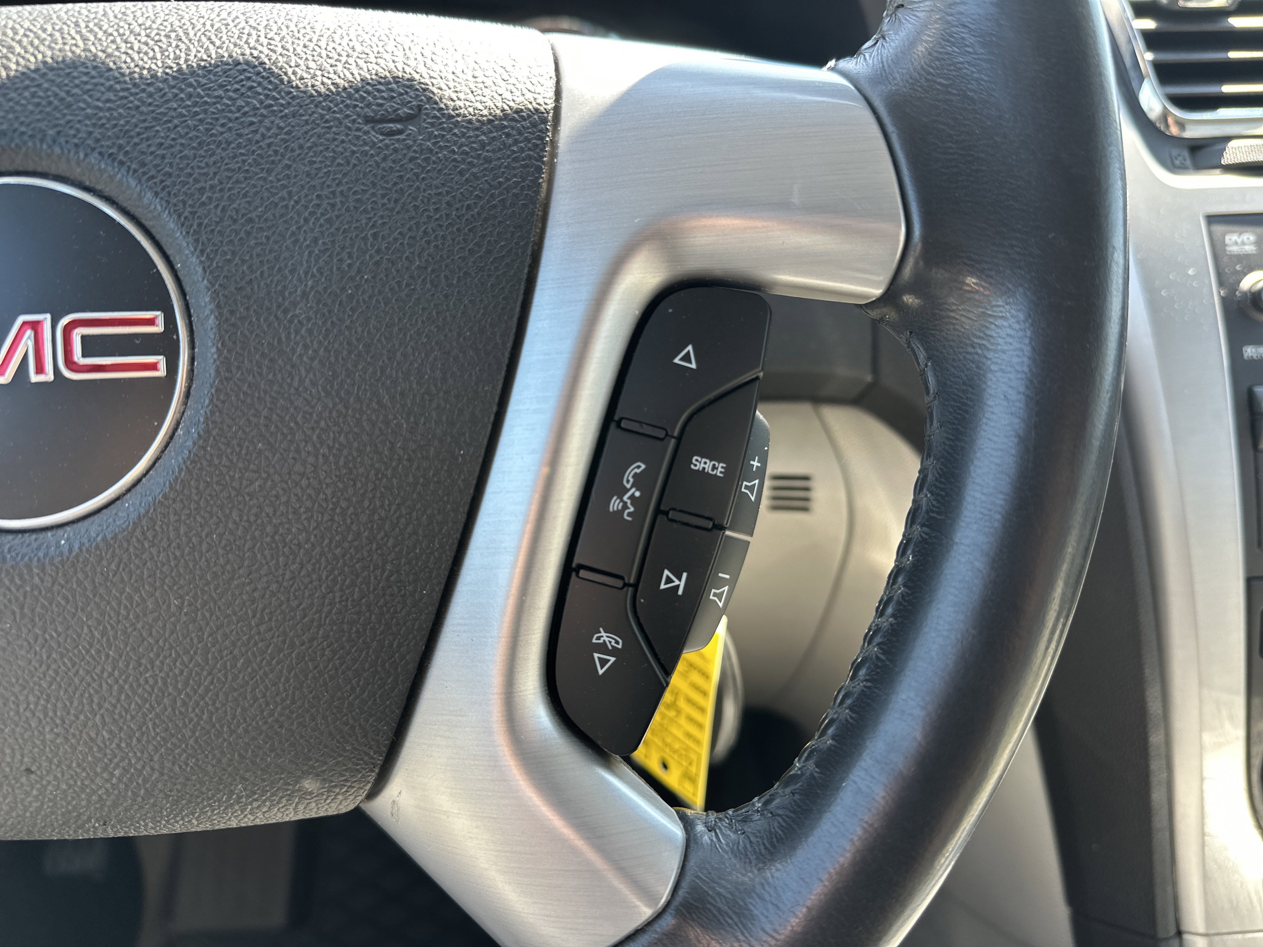 Used 2012 GMC Acadia SLT image 21