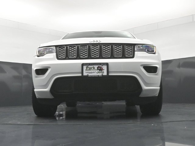 Used 2021 Jeep Grand Cherokee Laredo AWD/4WD image 19