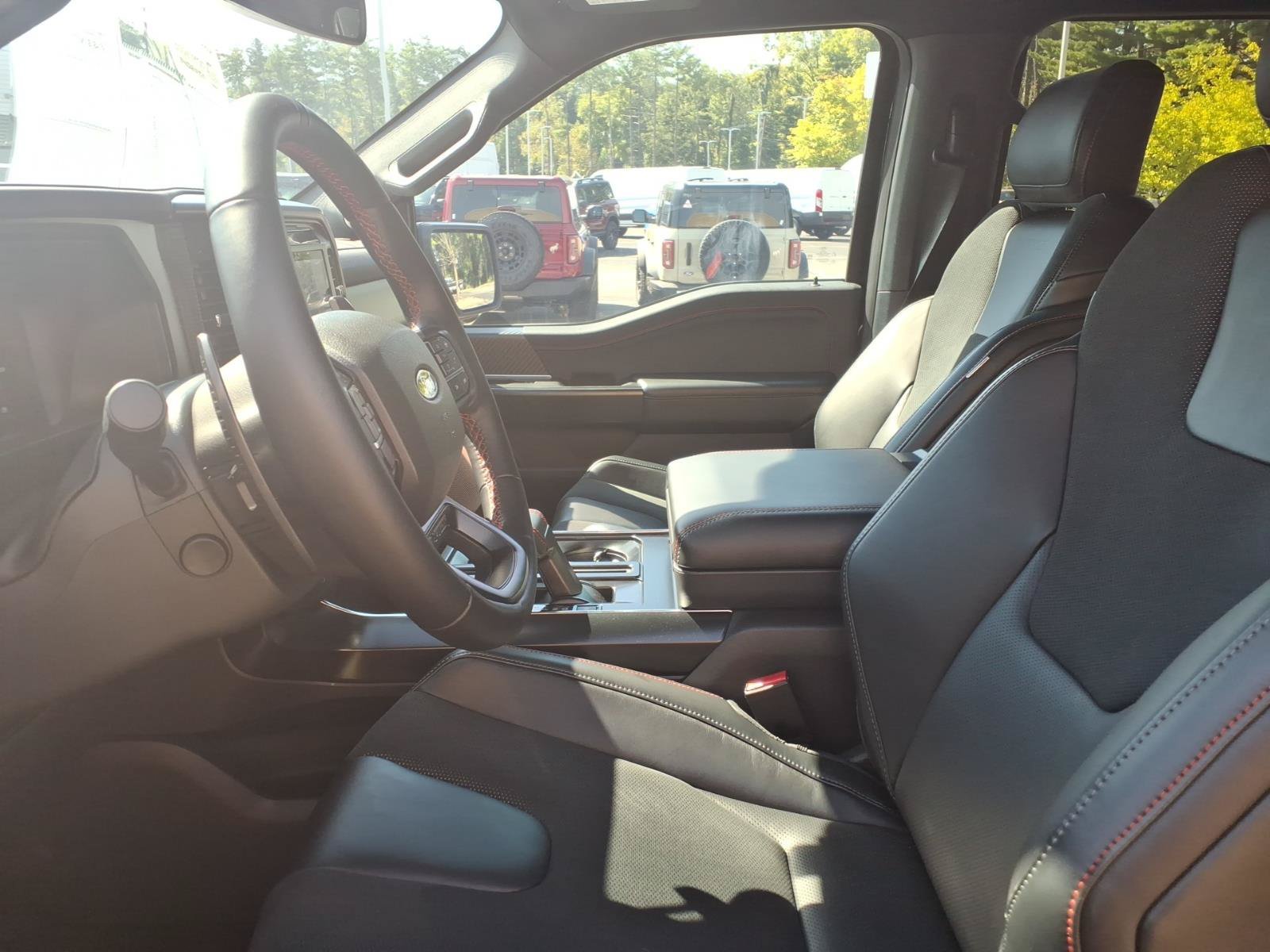 Used 2025 Ford F150 Raptor AWD/4WD image 17