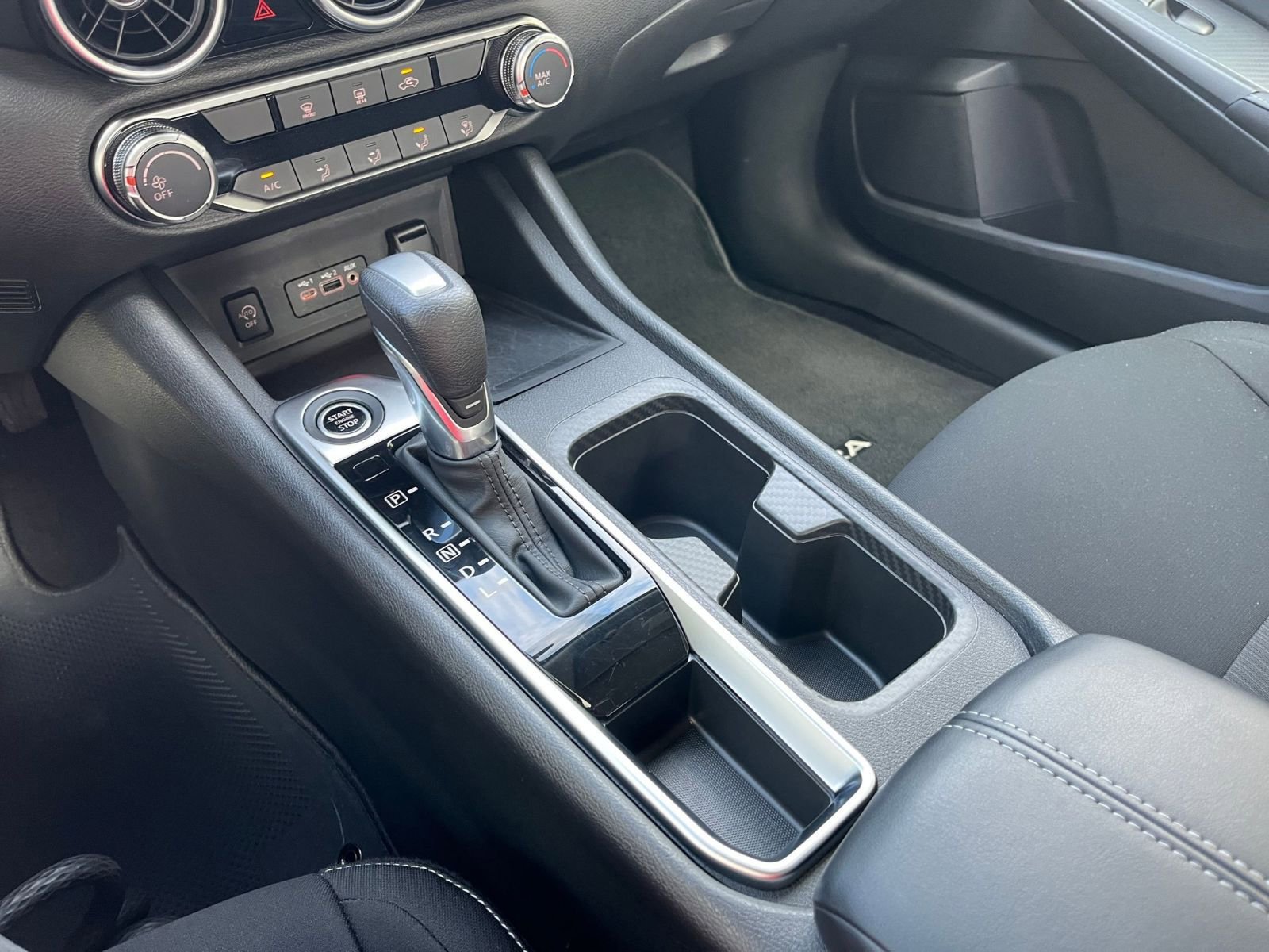 Used 2025 Nissan Sentra SV image 39