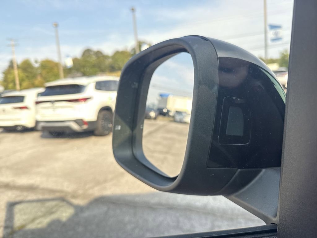 New 2025 Volkswagen ID. Buzz Pro S Plus AWD/4WD image 22
