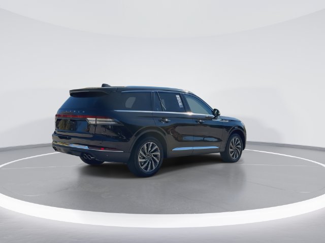 New 2027 Lincoln Aviator AWD image 8