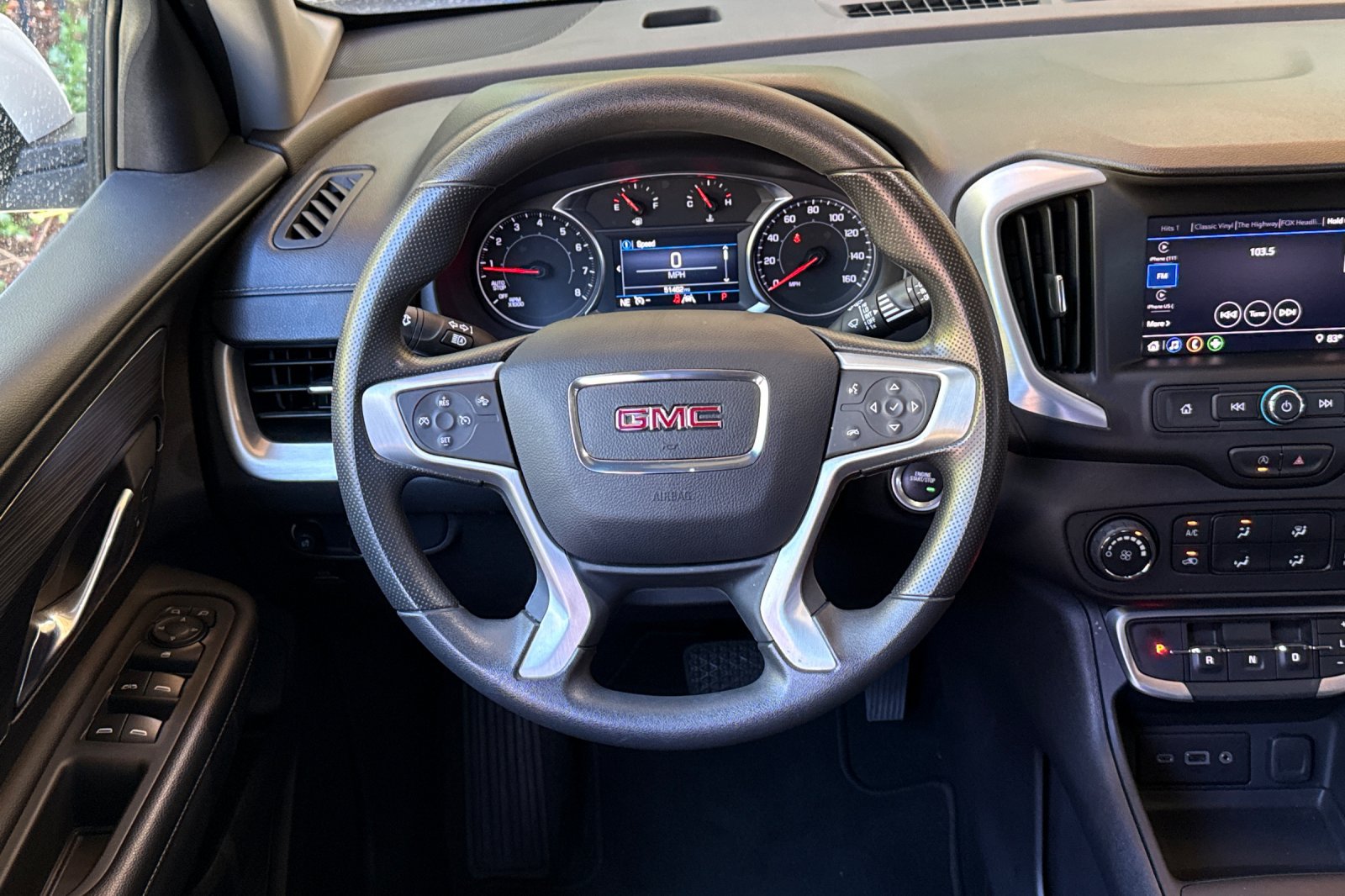 Used 2024 GMC Terrain SLE FWD image 18
