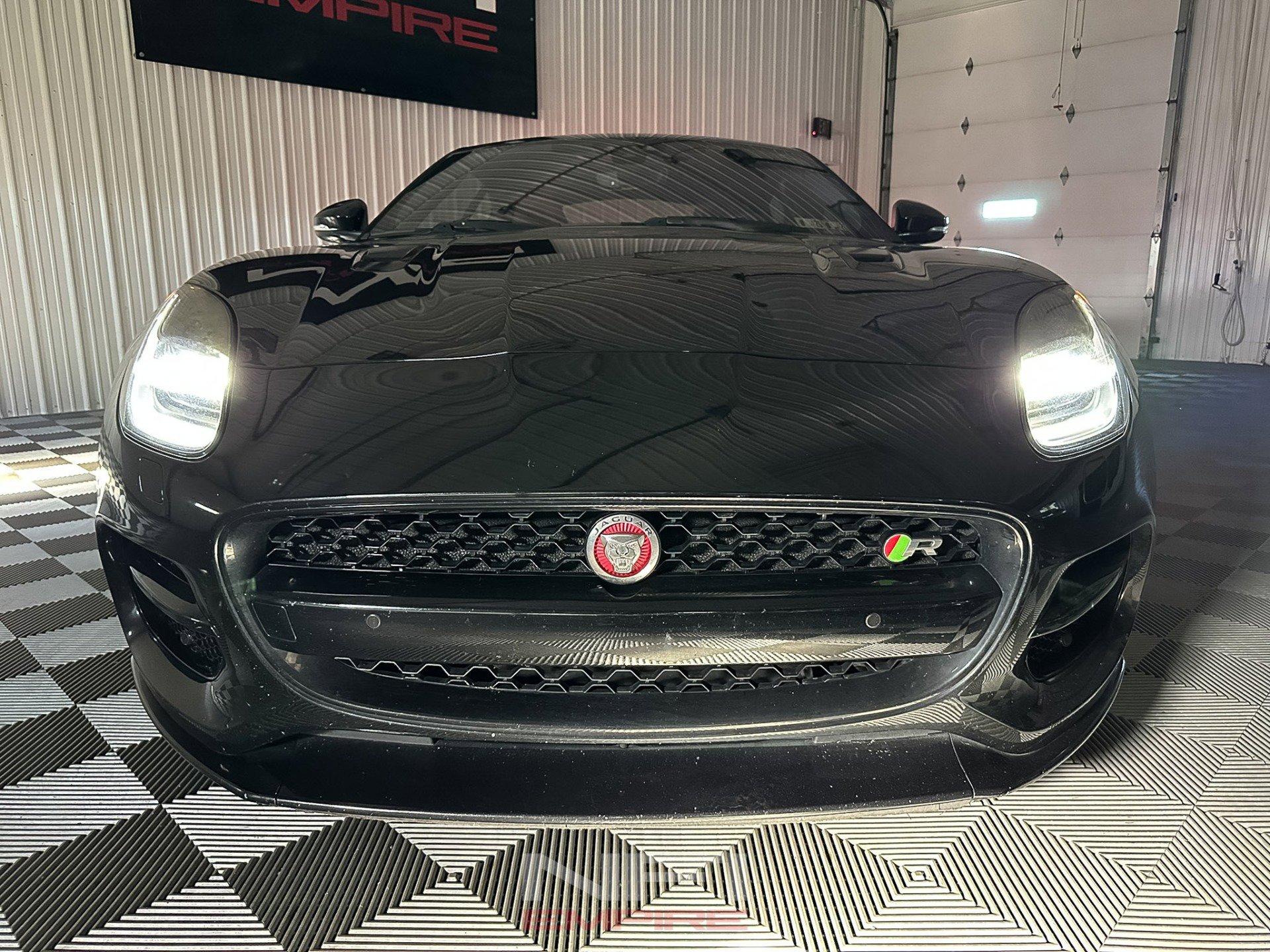 Used 2018 Jaguar F-TYPE R AWD/4WD image 48