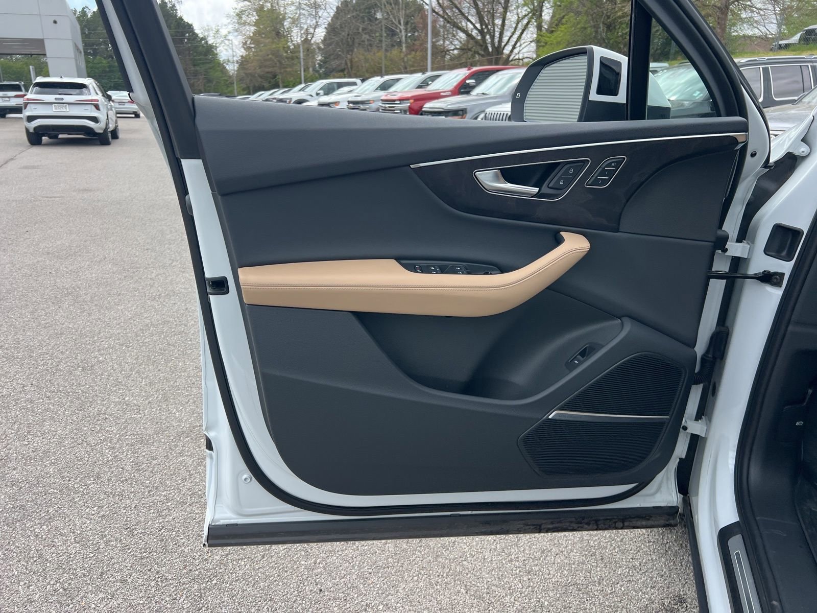 Used 2025 Audi Q7 3.0T Premium Plus w/ Premium Plus Package image 21