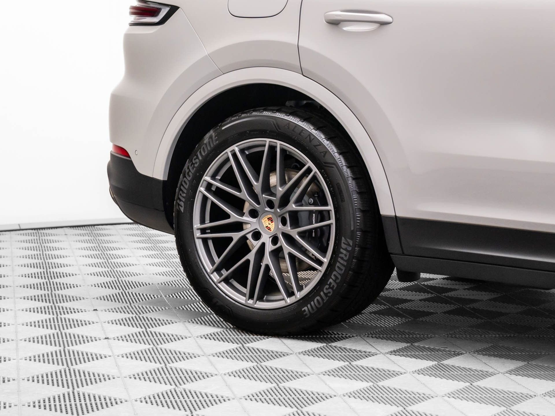 New 2026 Porsche Cayenne E-Hybrid Coupe AWD/4WD image 37