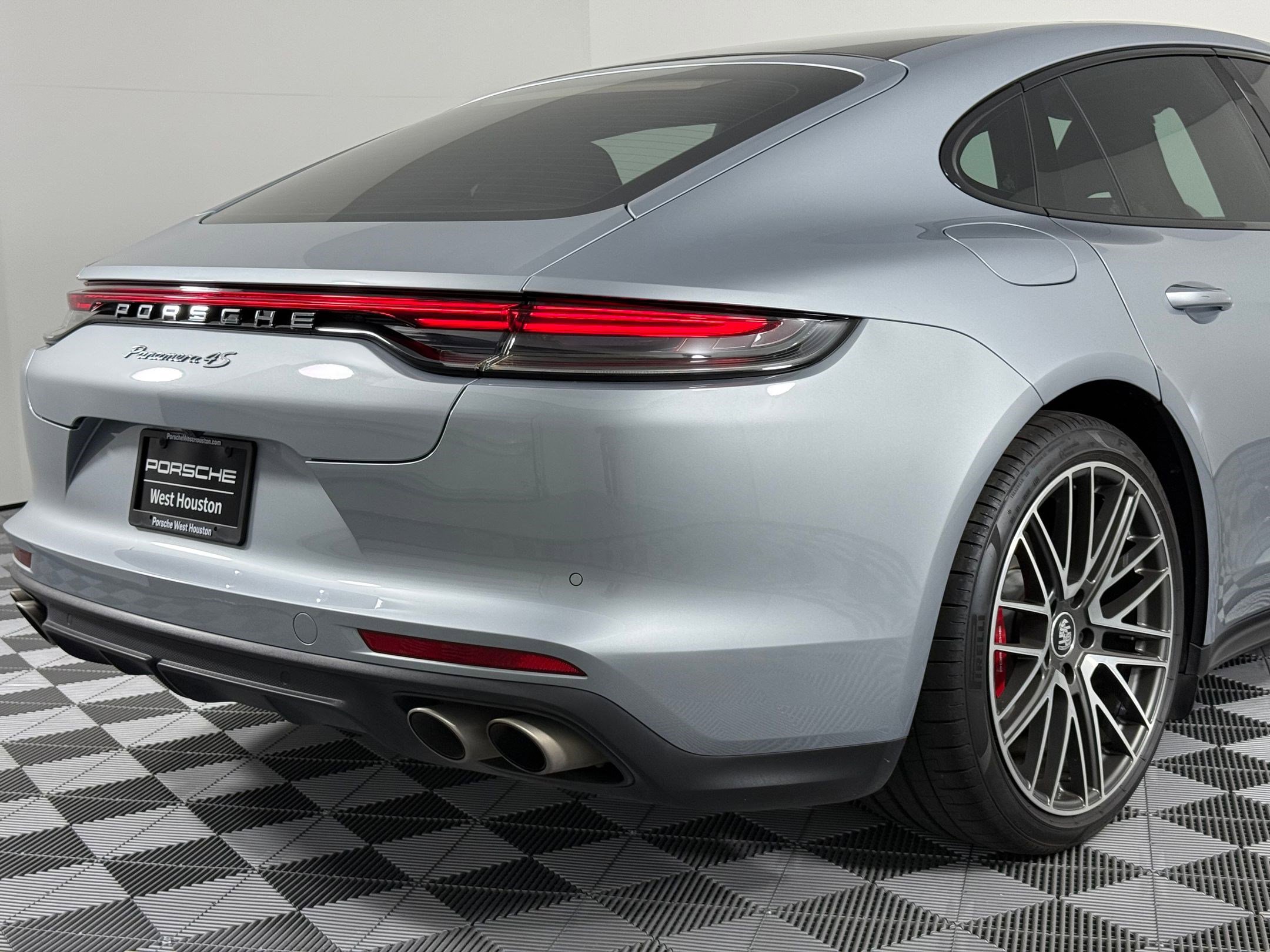 Used 2023 Porsche Panamera 4S image 13