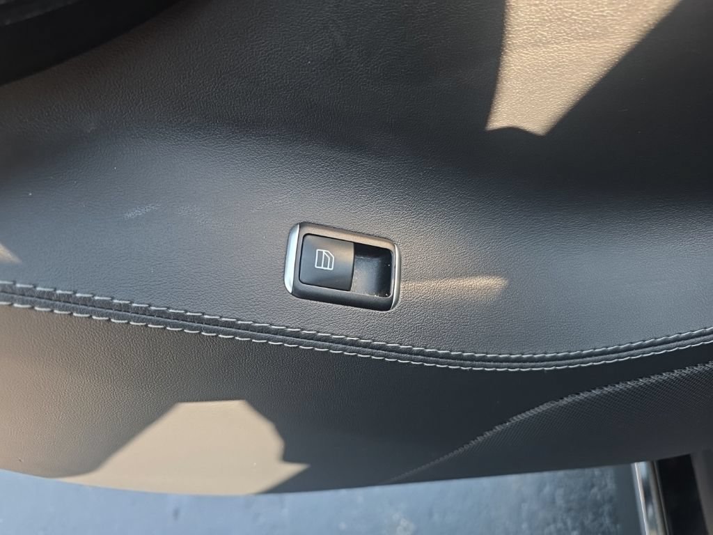 Used 2015 Tesla Model S 70D AWD/4WD image 23