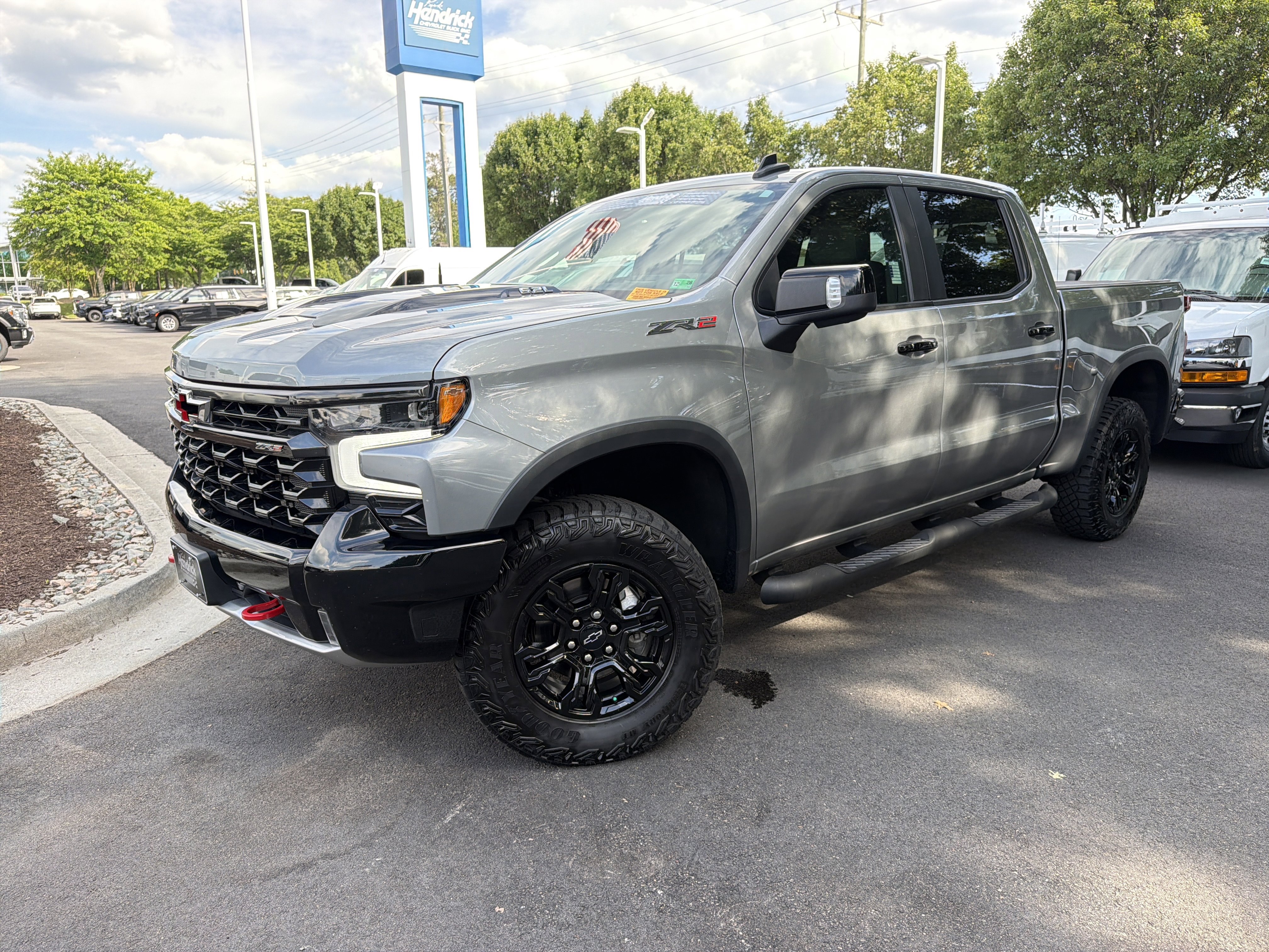 Used 2023 Chevrolet Silverado 1500 ZR2 w/ Technology Package AWD/4WD image 5