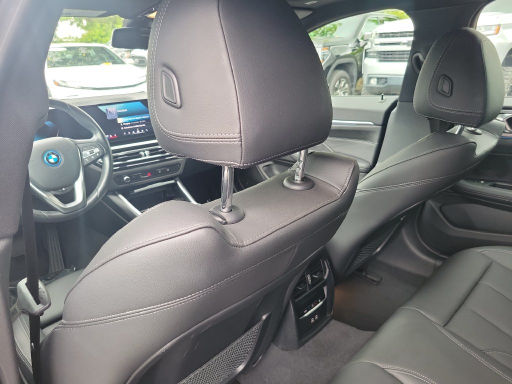 Used 2024 BMW i4 eDrive40 RWD image 16