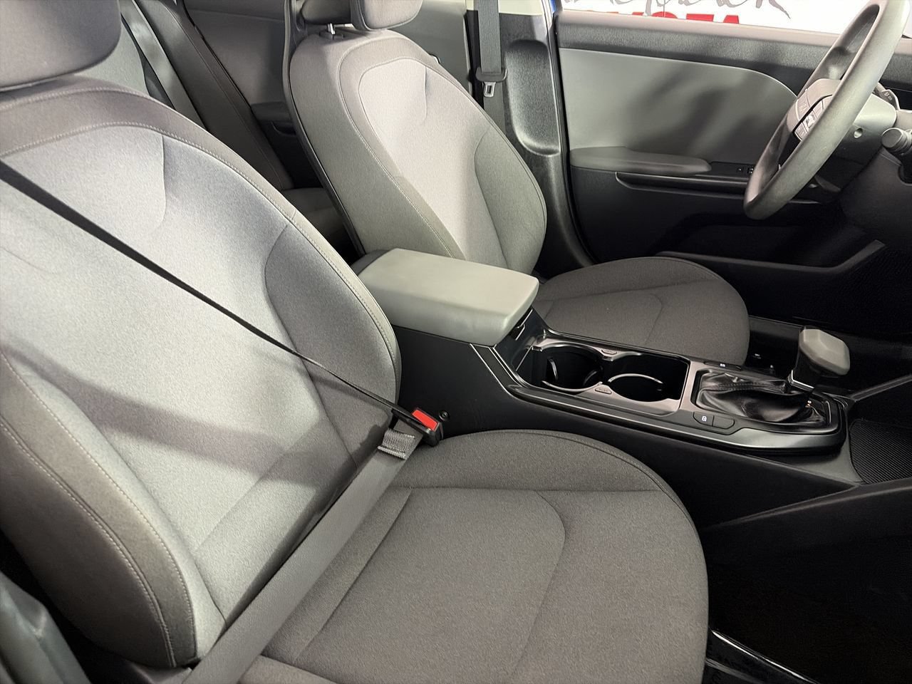 Used 2025 Kia K4 FWD image 24