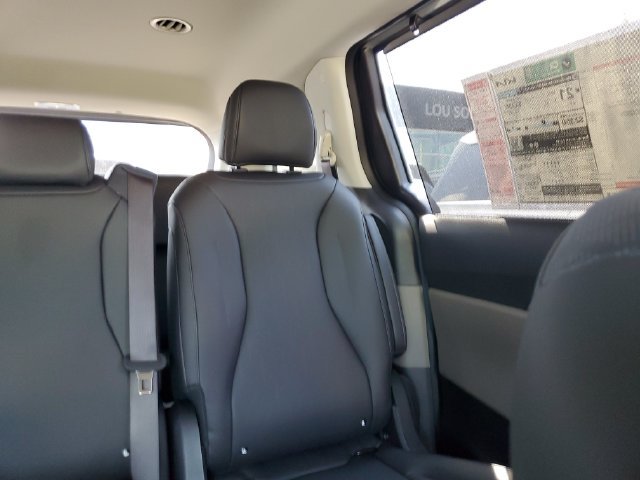 New 2026 Kia Carnival EX FWD image 12