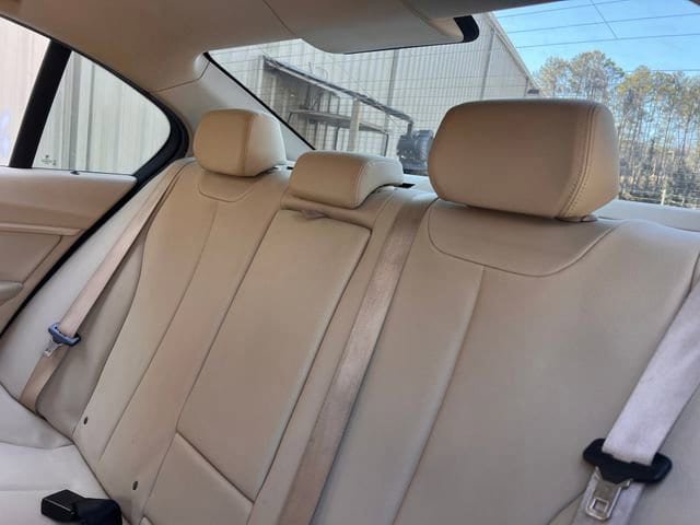 Used 2015 BMW 320i Sedan RWD image 20