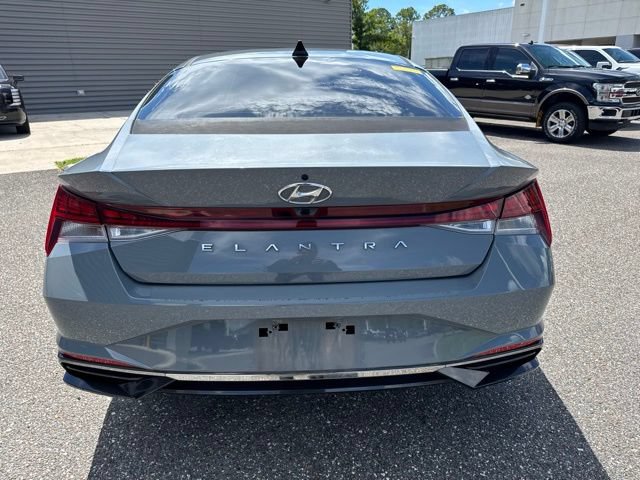 Used 2021 Hyundai Elantra SEL w/ Convenience + Premium Package FWD image 8