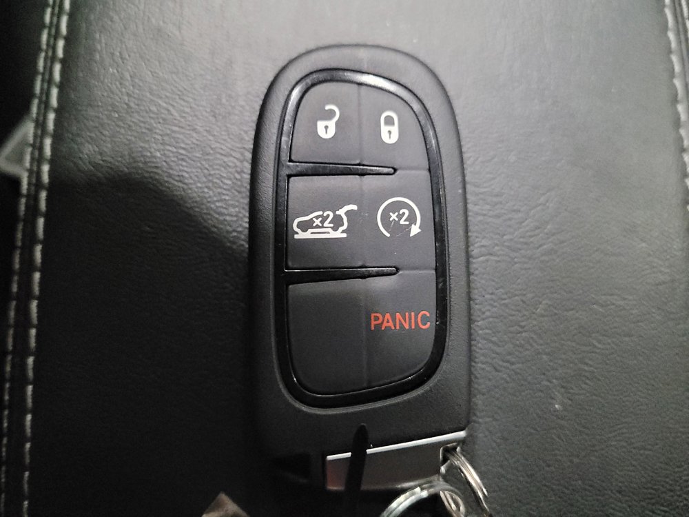 Used 2023 Jeep Cherokee Altitude Lux w/ Mopar Interior Package AWD/4WD image 32