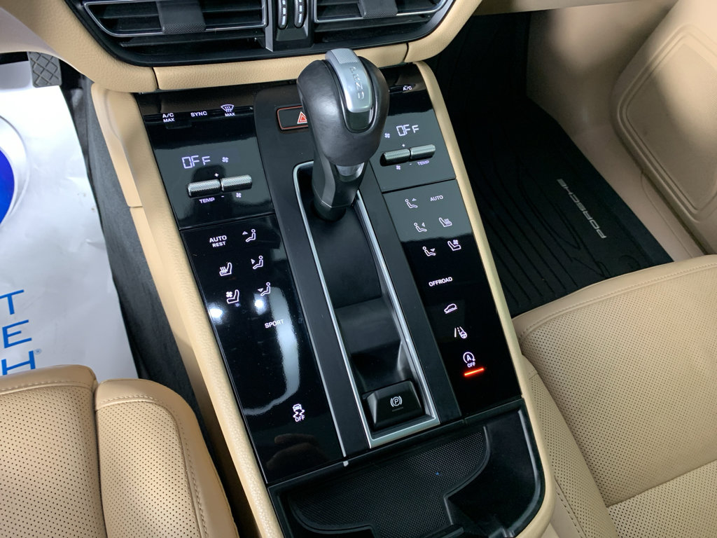 Used 2023 Porsche Macan AWD/4WD image 24