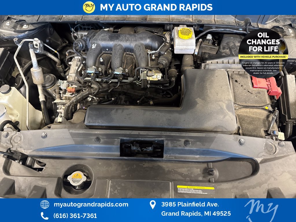 Used 2025 Nissan Pathfinder SL AWD/4WD image 24