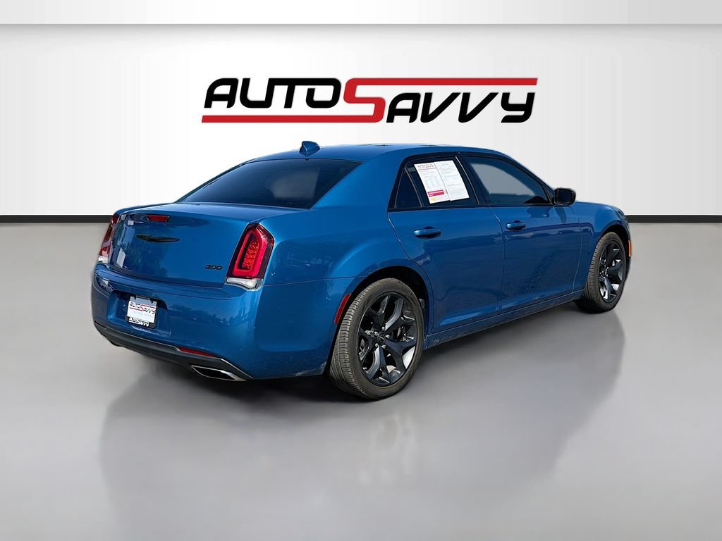 Used 2023 Chrysler 300 Touring w/ Sport Appearance Package RWD image 7