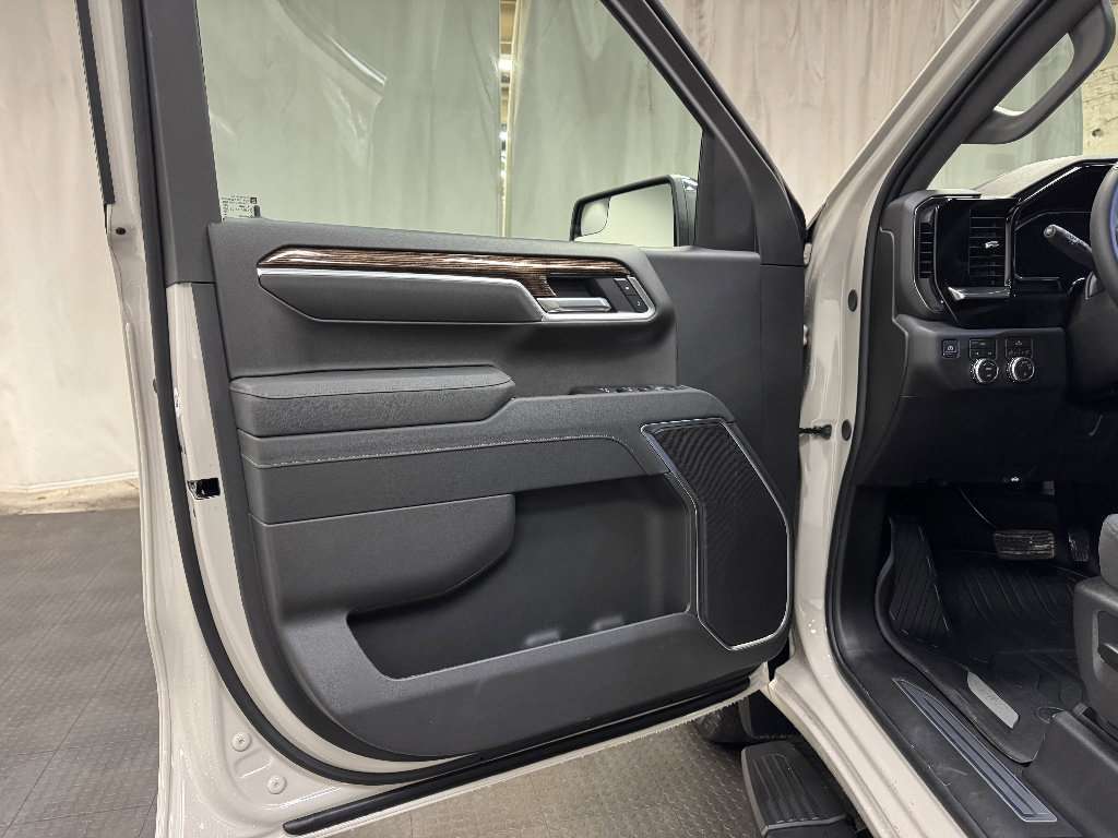 New 2026 GMC Sierra 1500 SLE w/ Preferred Package image 27