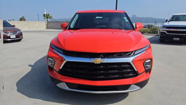 Used 2025 Chevrolet Blazer LT FWD image 3