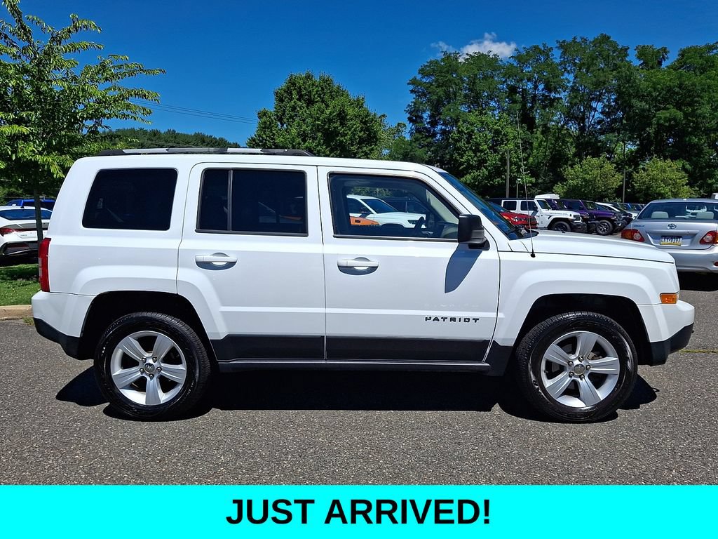 Used 2014 Jeep Patriot Limited w/ Sun/Sound Group AWD/4WD image 7
