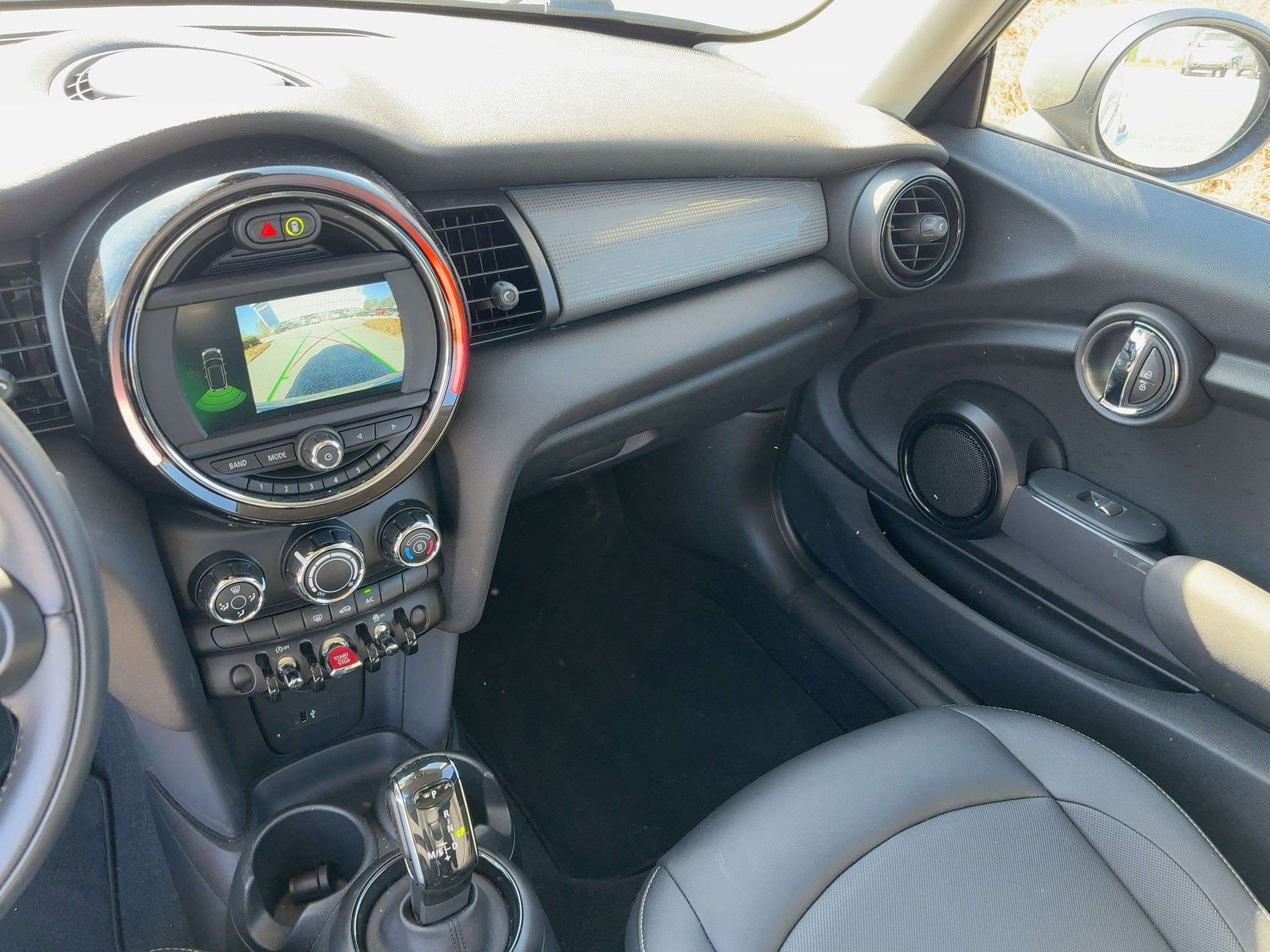 Used 2021 MINI Cooper 2-Door Hardtop image 26