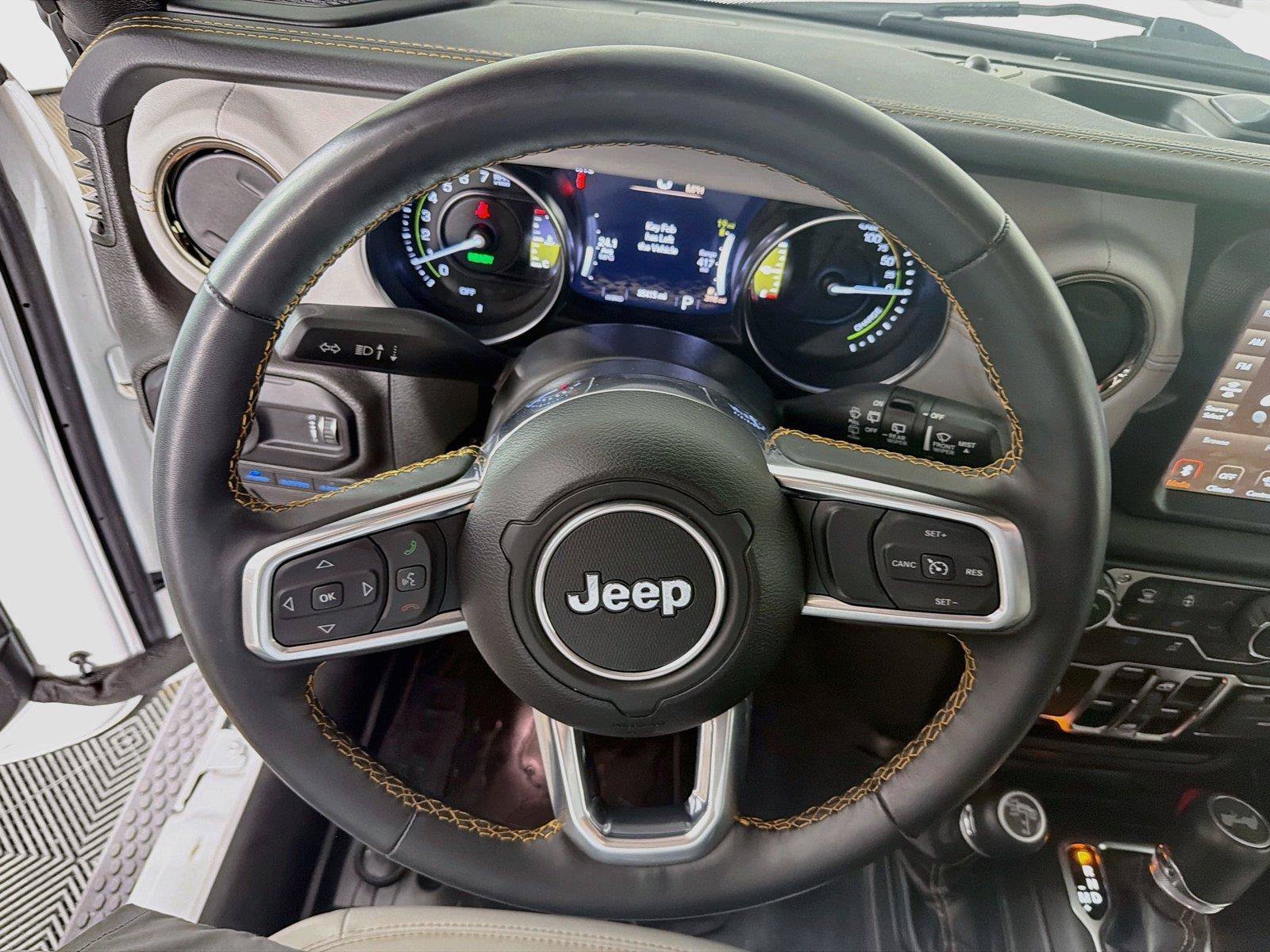 Used 2023 Jeep Wrangler Unlimited Sahara AWD/4WD image 3