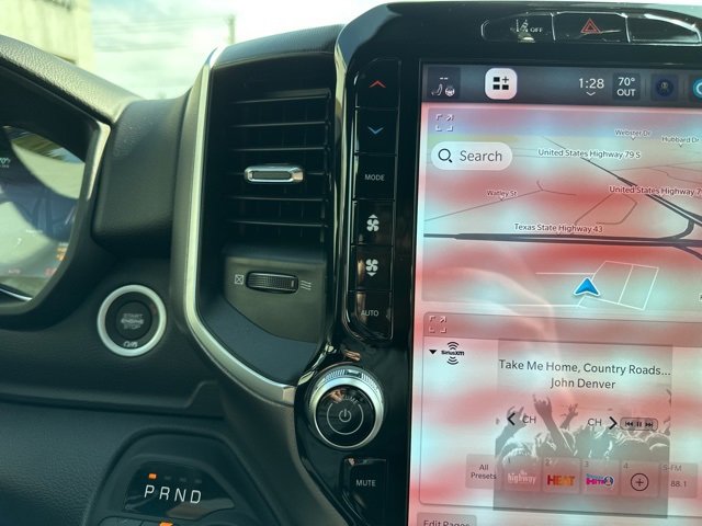 New 2026 RAM 1500 4x4 Crew Cab image 17