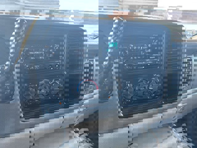 Used 2000 Chevrolet Suburban LS w/ LS Preferred Equipment Group image 21