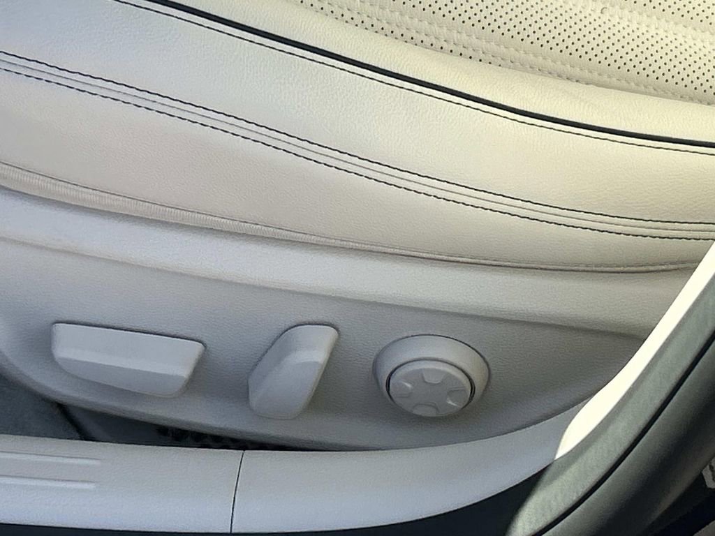 New 2026 Genesis G70 2.5T Prestige image 15