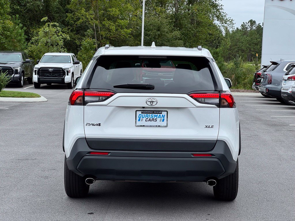 Used 2025 Toyota RAV4 XLE FWD image 5