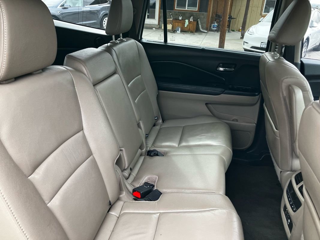 Used 2016 Honda Pilot Touring image 29