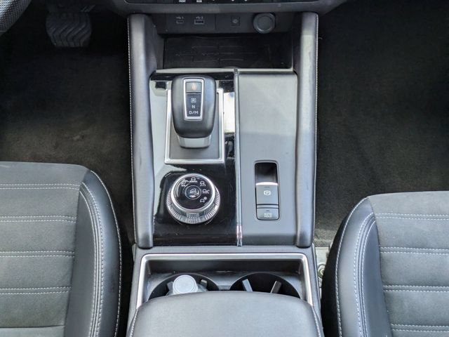 Used 2024 Mitsubishi Outlander SE FWD image 20