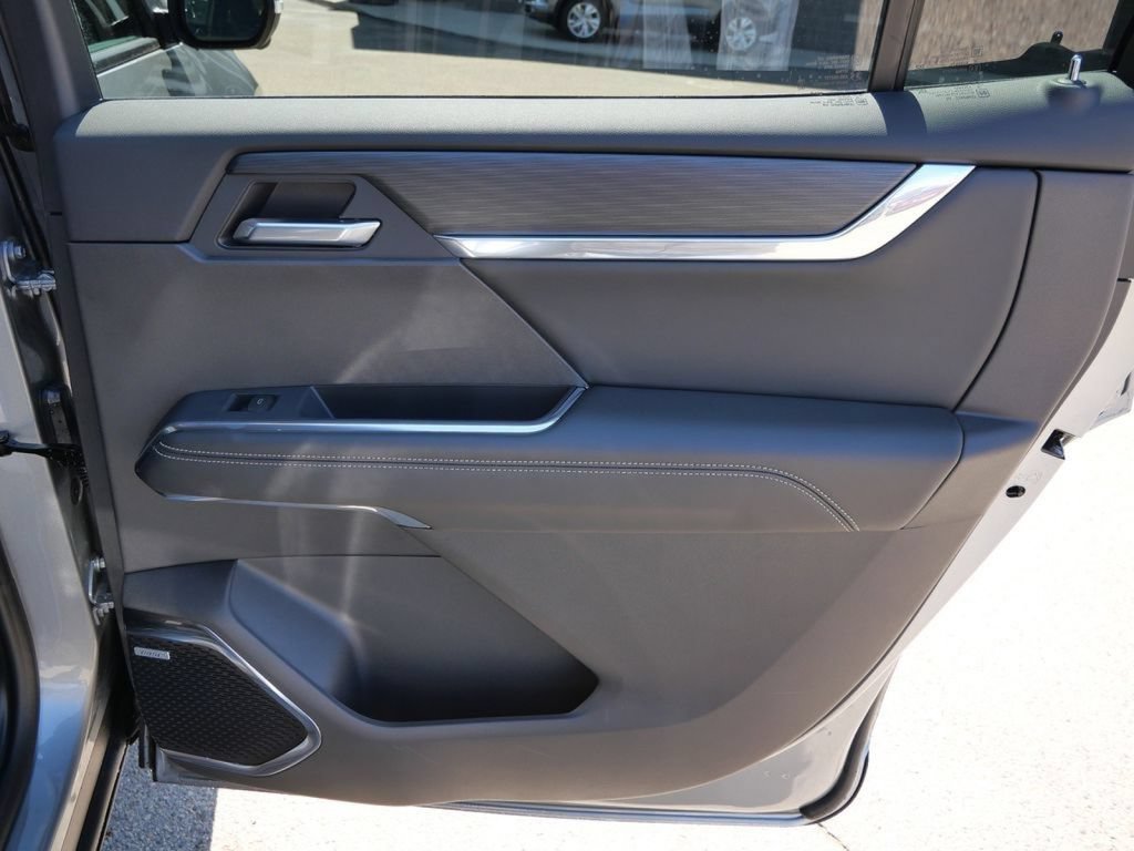 New 2026 GMC Acadia Elevation w/ Elevation Premium Package AWD/4WD image 30