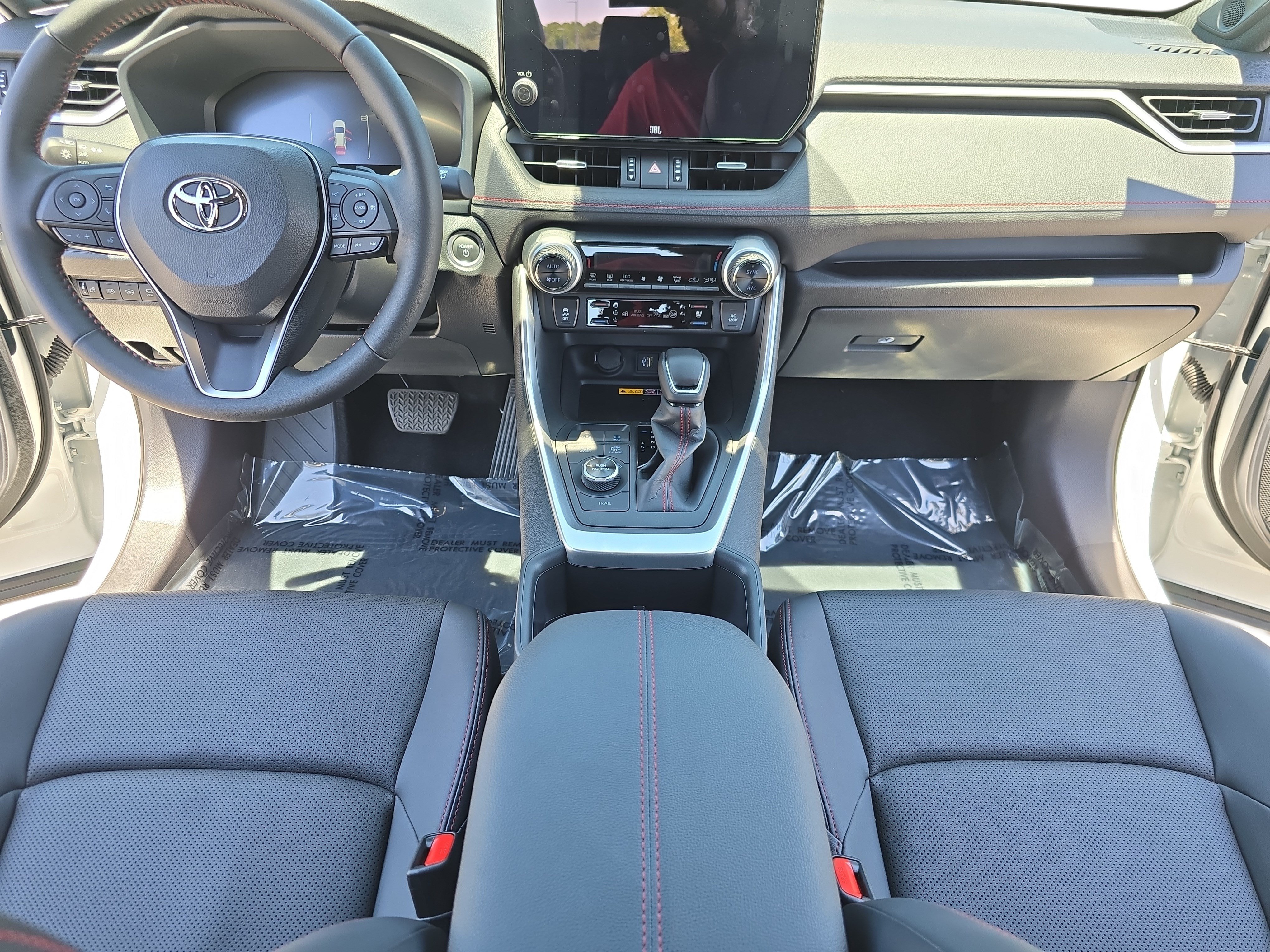 Used 2025 Toyota RAV4 XSE w/ Premium Package AWD/4WD image 9