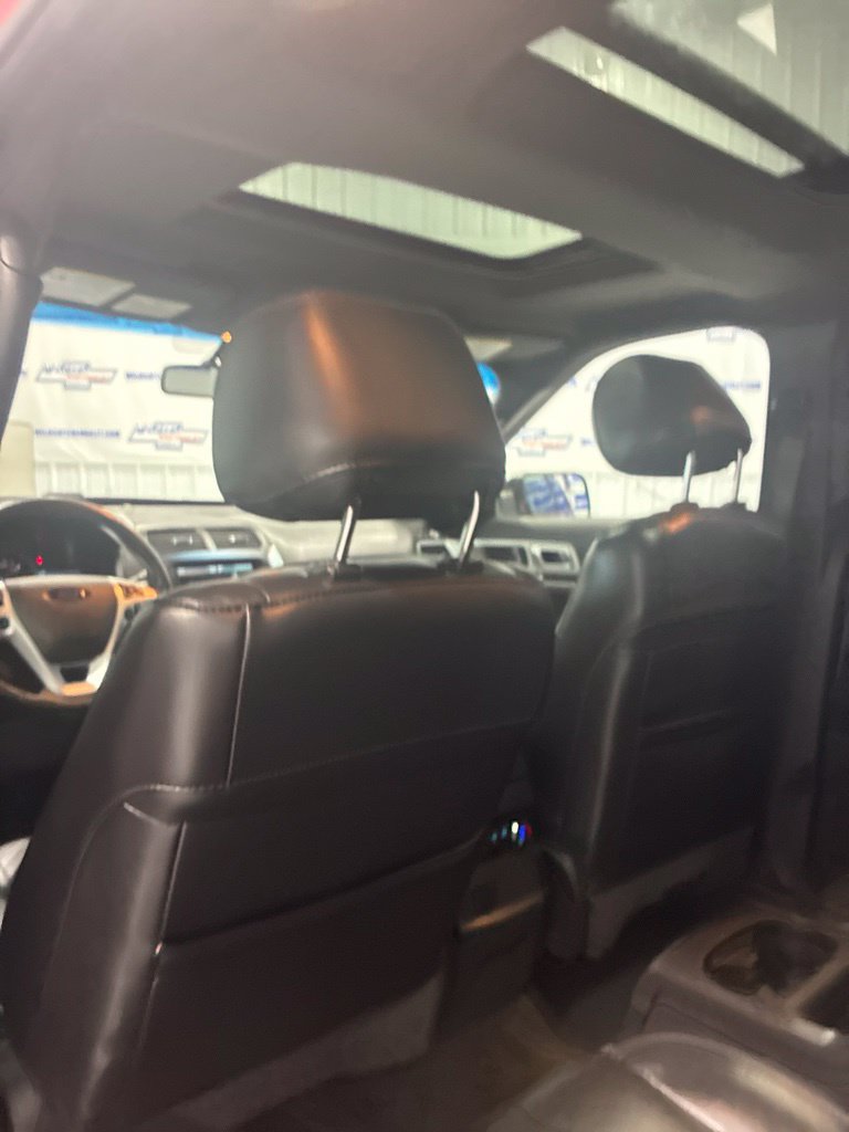 Used 2015 Ford Explorer XLT w/ Equipment Group 202B AWD/4WD image 25