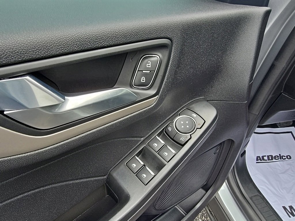 Used 2022 Ford Escape SEL image 11