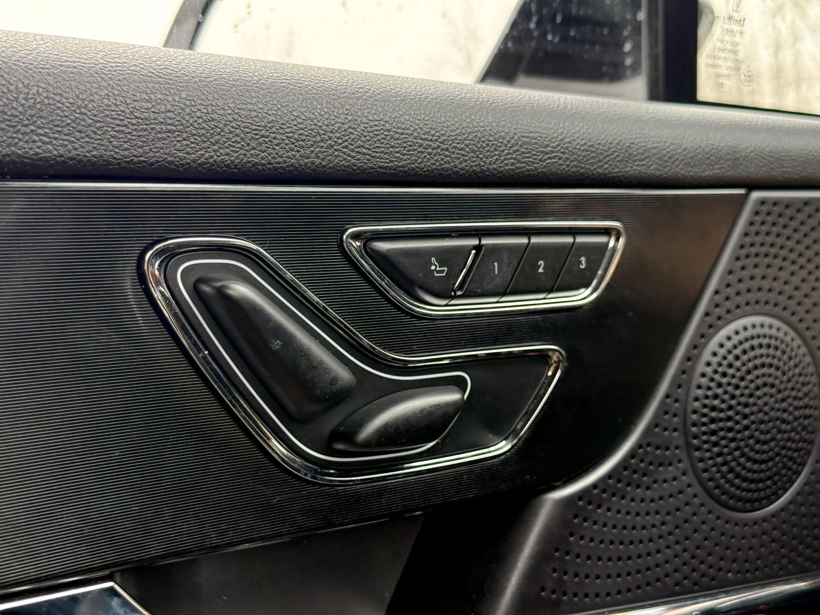 Used 2023 Lincoln Corsair Reserve w/ Jet Appearance Package image 30