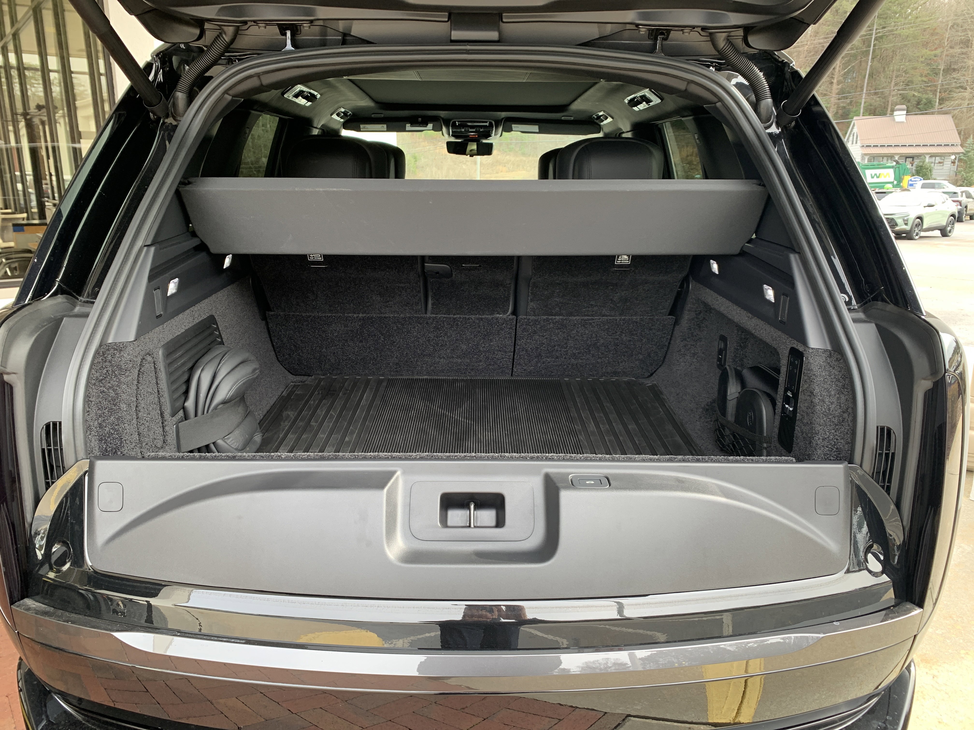 Used 2025 Land Rover Range Rover Autobiography image 48