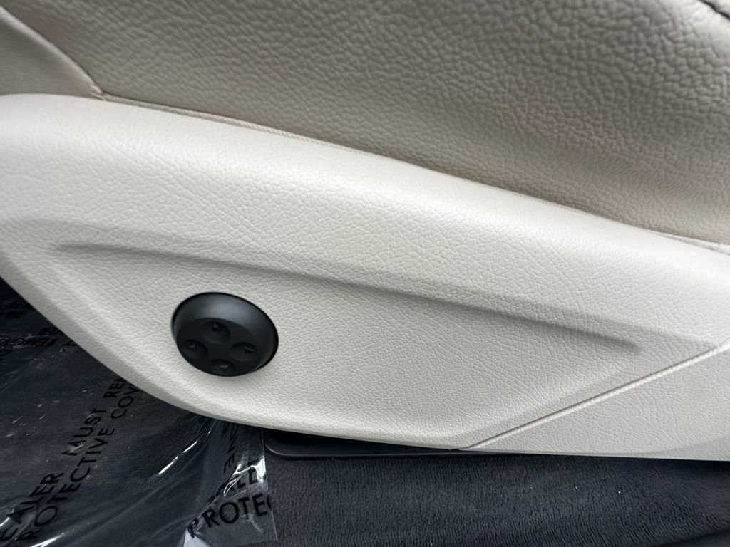 Used 2020 Mercedes-Benz GLE 350 w/ Premium Package image 10