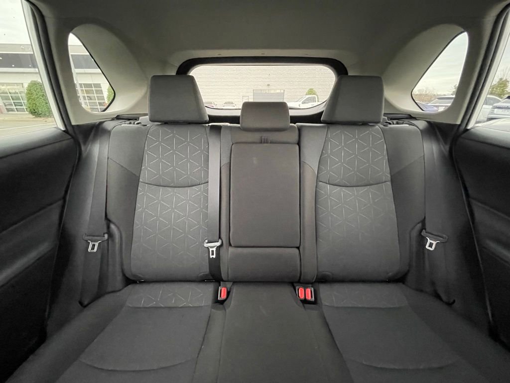 Used 2025 Toyota RAV4 XLE image 30