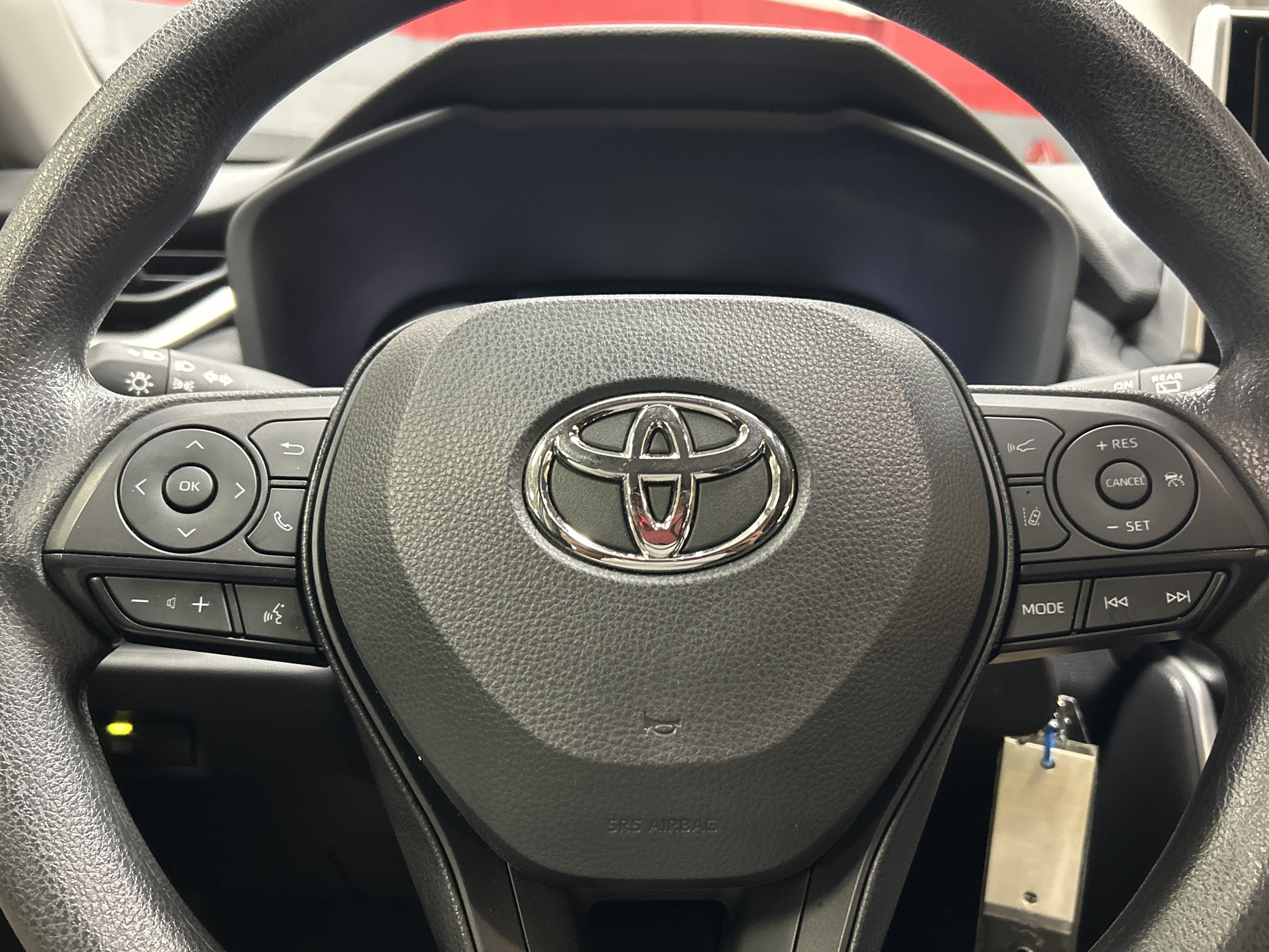 Used 2025 Toyota RAV4 LE AWD/4WD image 18