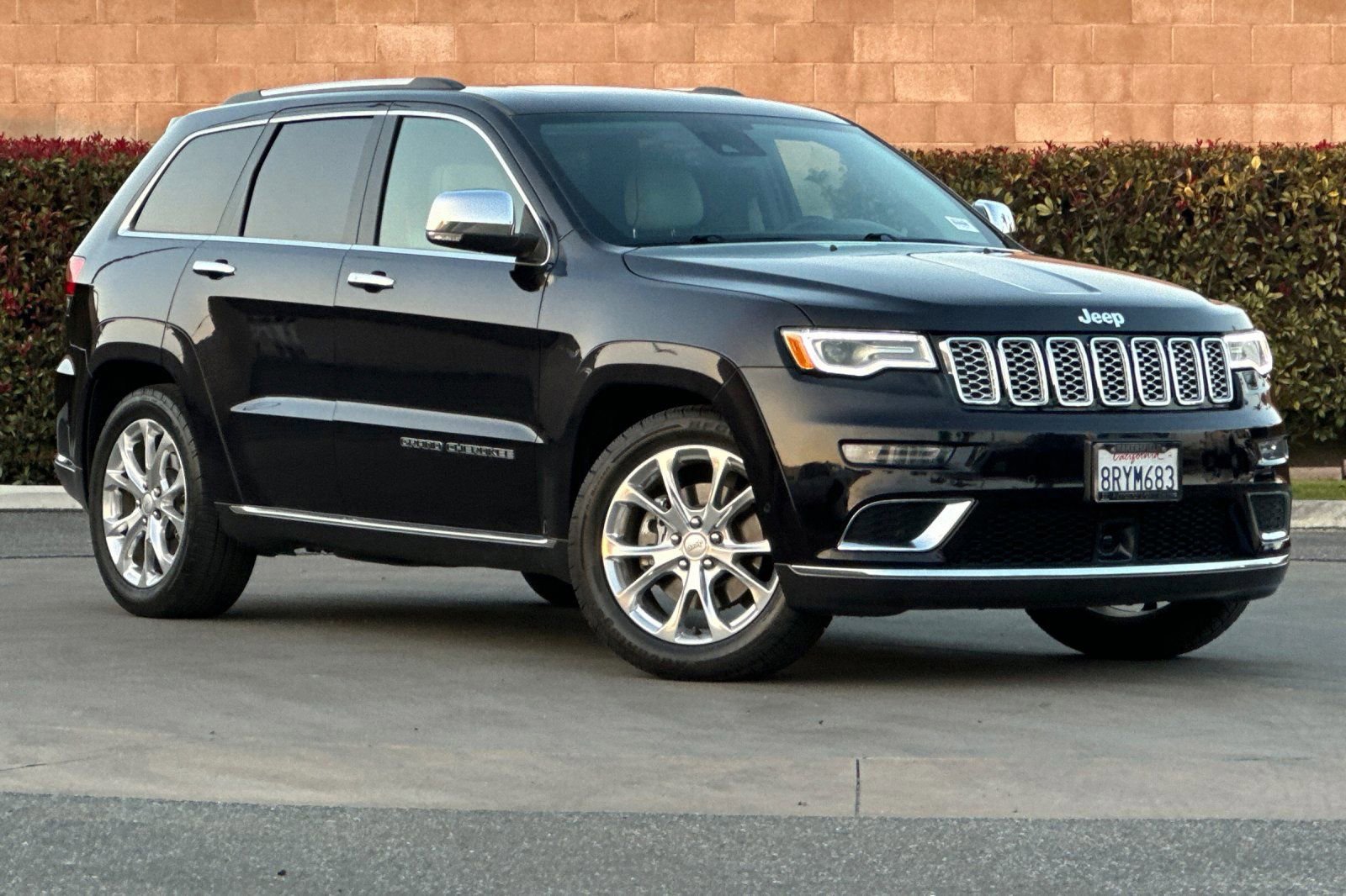 Used 2020 Jeep Grand Cherokee Summit image 2