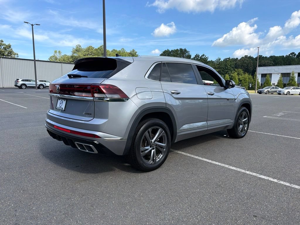 Used 2024 Volkswagen Atlas Cross Sport SEL R-Line AWD/4WD image 5
