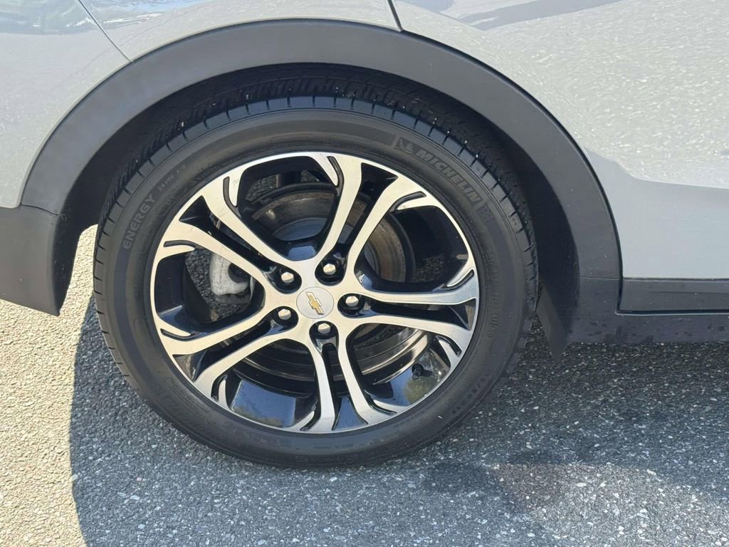 Used 2020 Chevrolet Bolt Premier w/ Infotainment Package FWD image 8