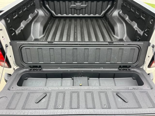 New 2026 Chevrolet Colorado ZR2 w/ Technology Package AWD/4WD image 9
